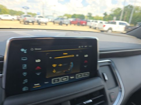 Used 2022 Chevrolet Tahoe LT w/ Luxury Package RWD image 25