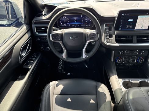 Used 2023 Chevrolet Tahoe Z71 w/ Luxury Package AWD/4WD image 14