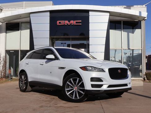 Used 2017 Jaguar F-PACE Prestige image 1