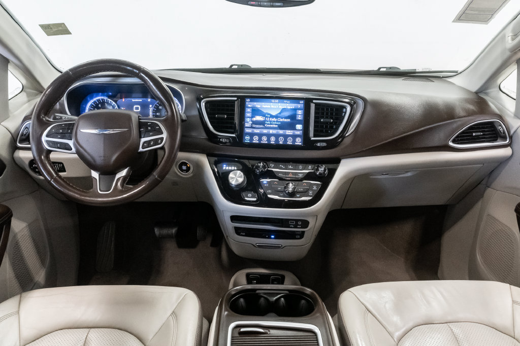 Used 2019 Chrysler Pacifica Touring-L Plus w/ Advanced Safetytec Group FWD image 29