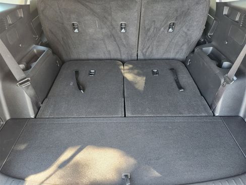 Certified 2025 Kia Sorento LX image 30