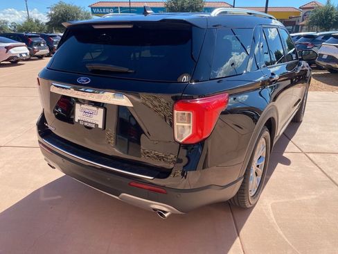 Certified 2023 Ford Explorer Limited w/ Equipment Group 301A image 9