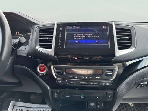 Used 2017 Honda Pilot Touring image 20