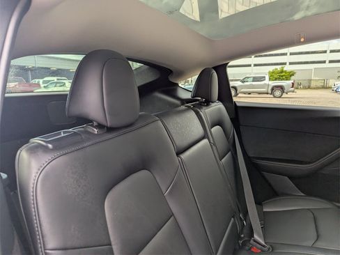 Used 2023 Tesla Model Y Long Range image 18