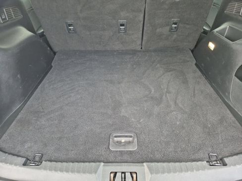 Used 2018 Ford Edge SE FWD image 32