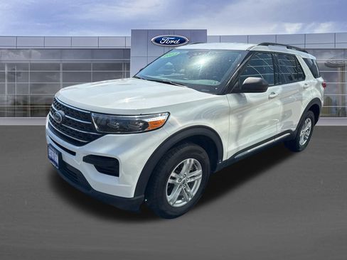 Certified 2023 Ford Explorer XLT AWD/4WD image 9