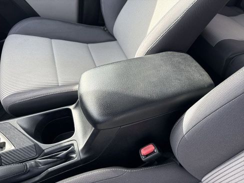 Used 2013 Toyota RAV4 XLE image 21