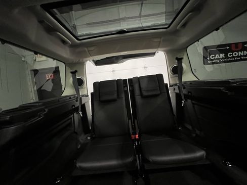 Used 2016 Land Rover LR4 HSE image 32