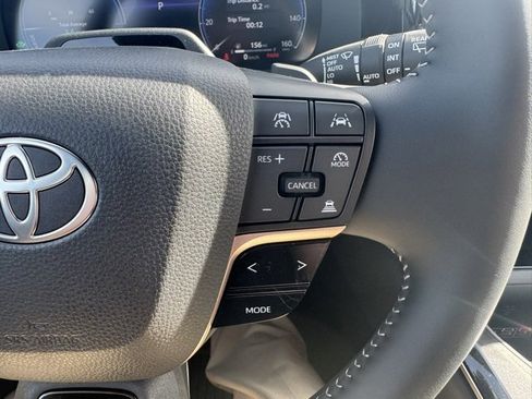 New 2025 Toyota Crown Signia Limited image 21