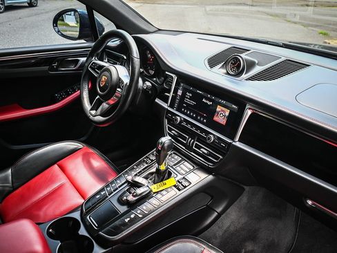 Used 2020 Porsche Macan AWD/4WD image 19