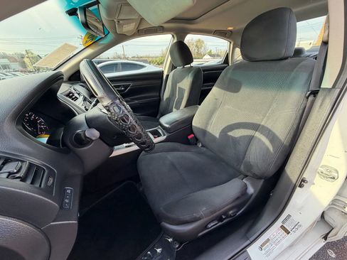 Used 2015 Nissan Altima 2.5 SV w/ Convenience Package image 21