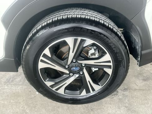 Used 2025 Subaru Crosstrek 2.5i Premium AWD/4WD image 11