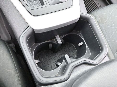 Used 2022 Toyota RAV4 XLE AWD/4WD image 18