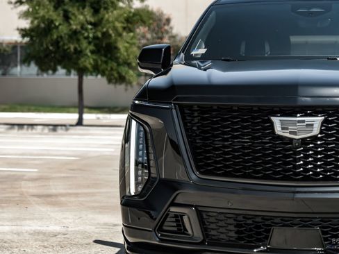 Used 2026 Cadillac Escalade V w/ LPO, ONYX Package AWD/4WD image 30
