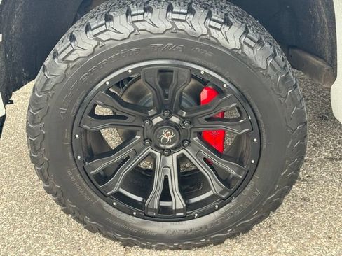 Used 2022 GMC Sierra 1500 AT4 w/ AT4 Premium Package AWD/4WD image 21