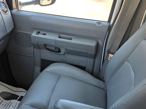 Used 2022 Ford E-350 and Econoline 350 Super Duty RWD image 5