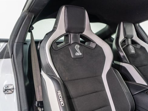 Used 2022 Ford Mustang Shelby GT500 w/ Carbon Fiber Track Pack image 50