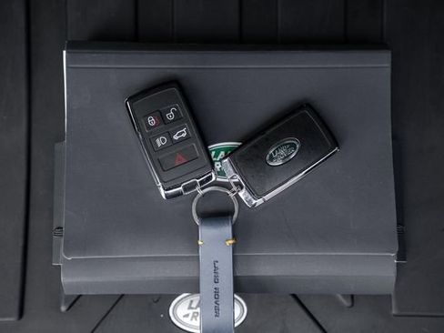 Used 2024 Land Rover Defender 110 V8 AWD/4WD image 55
