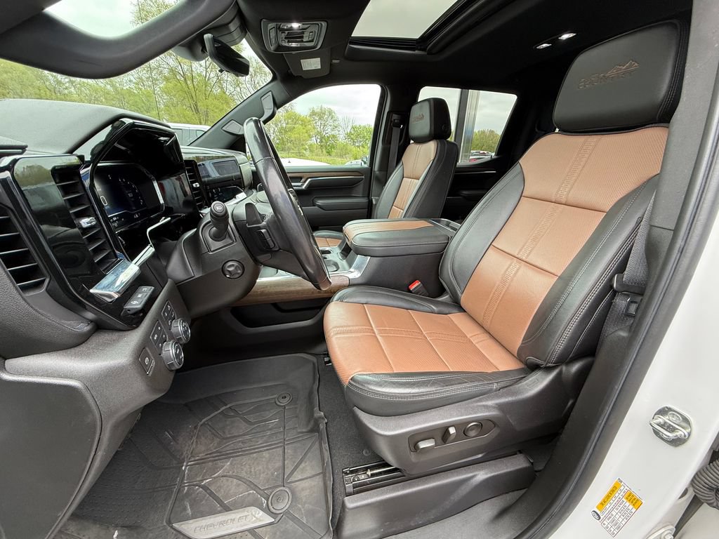 Certified 2023 Chevrolet Silverado 1500 High Country w/ Technology Package AWD/4WD image 20