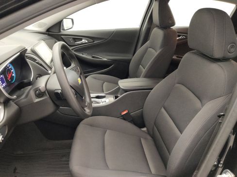 Used 2025 Chevrolet Malibu LT FWD image 17