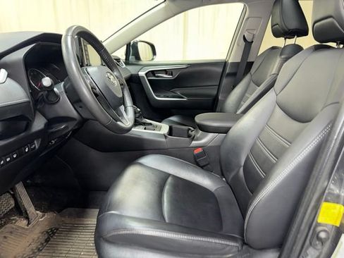 Used 2022 Toyota RAV4 XLE Premium AWD/4WD image 14