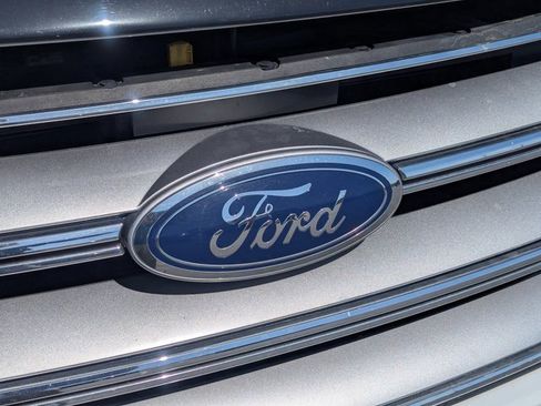 Used 2018 Ford Edge SEL w/ Equipment Group 201A image 10