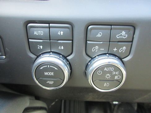 New 2026 GMC Sierra 3500 AT4 w/ AT4 Premium Plus Package AWD/4WD image 18