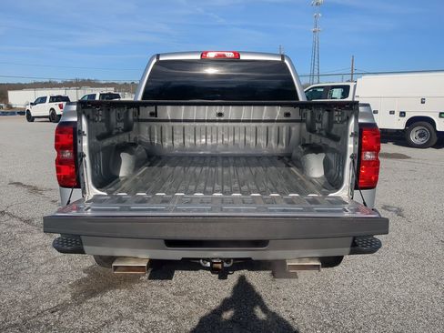 Used 2018 Chevrolet Silverado 1500 Custom w/ Custom Value Package image 11