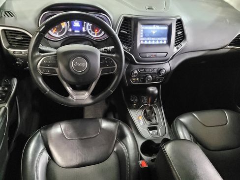 Used 2019 Jeep Cherokee Latitude Plus AWD/4WD image 22