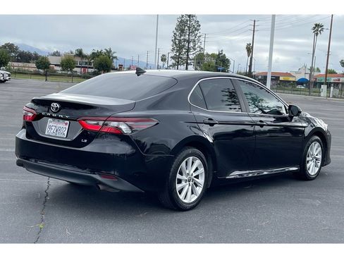 Used 2022 Toyota Camry LE w/ Carpet Mat Package (TMS) image 6