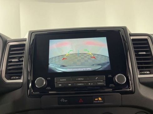 Used 2024 Nissan Frontier SV image 25