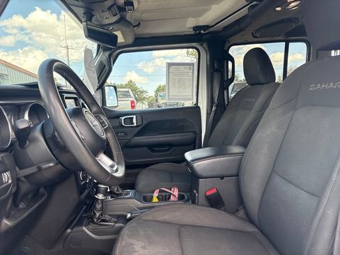 Used 2023 Jeep Wrangler Unlimited Sahara AWD/4WD image 16