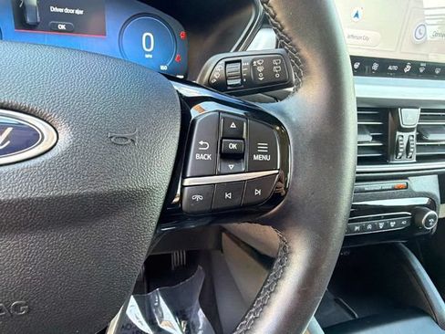 Used 2023 Ford Escape Platinum w/ Premium Technology Package AWD/4WD image 29