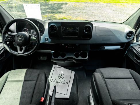 Used 2021 Mercedes-Benz Sprinter 2500 image 15