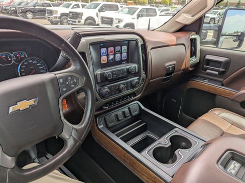 Used 2016 Chevrolet Silverado 2500 High Country w/ High Country Premium Package AWD/4WD image 21