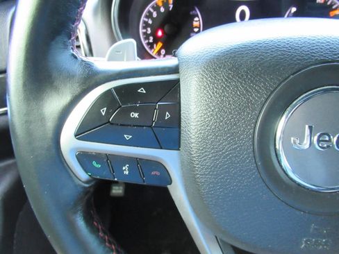 Used 2019 Jeep Grand Cherokee Trailhawk w/ Trailhawk Luxury Group AWD/4WD image 25