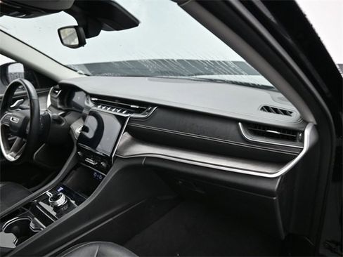 Used 2022 Jeep Grand Cherokee L Limited image 12