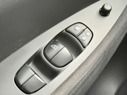 Used 2014 Nissan Leaf S image 23