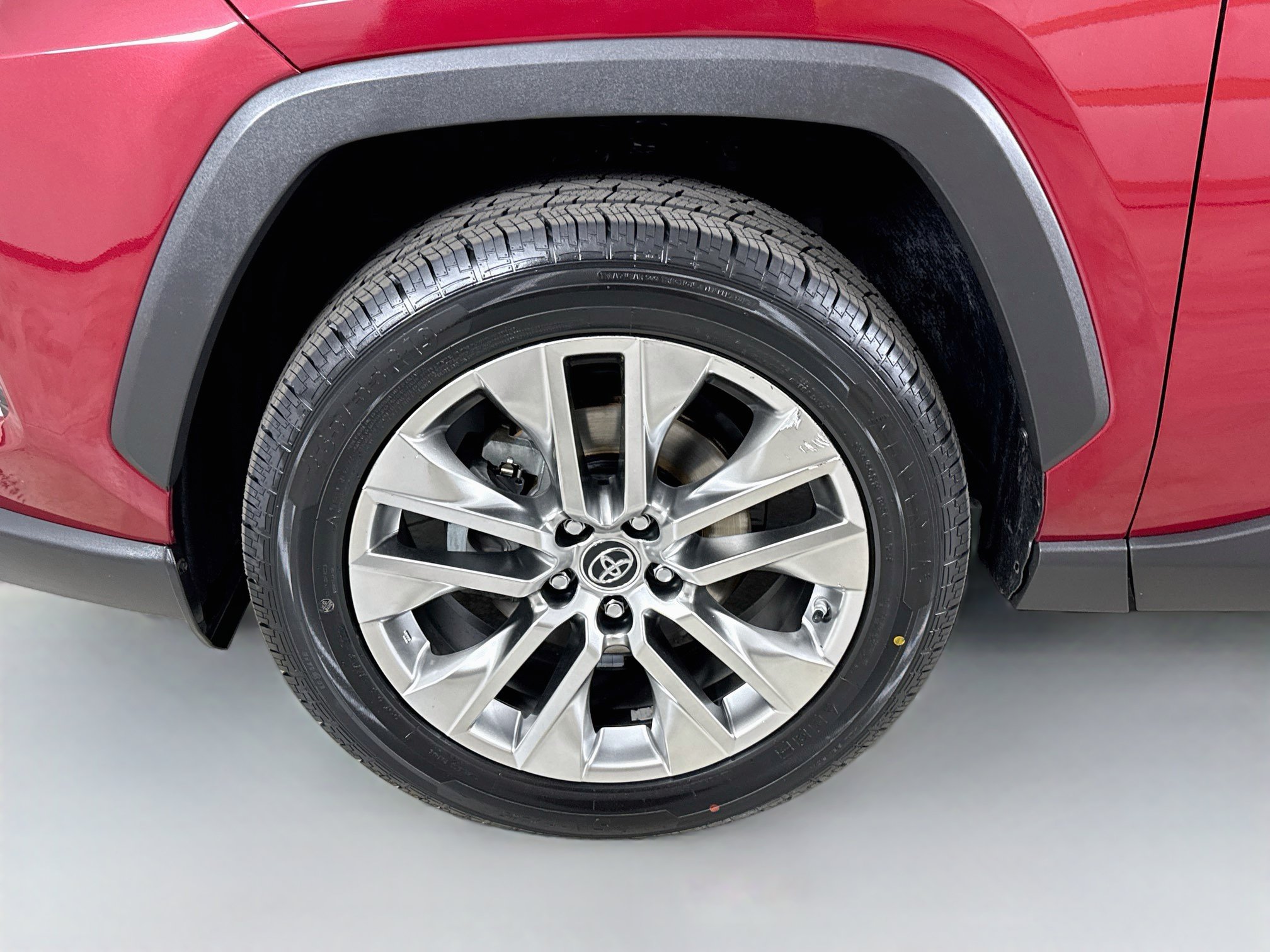 Certified 2019 Toyota RAV4 XLE Premium w/ Advanced Technology Package AWD/4WD image 33