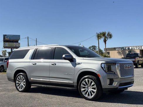 Used 2024 GMC Yukon XL Denali w/ Advanced Technology Package image 8
