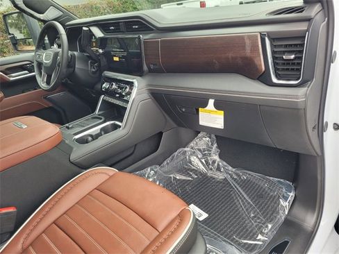New 2026 GMC Sierra 2500 Denali Ultimate image 17