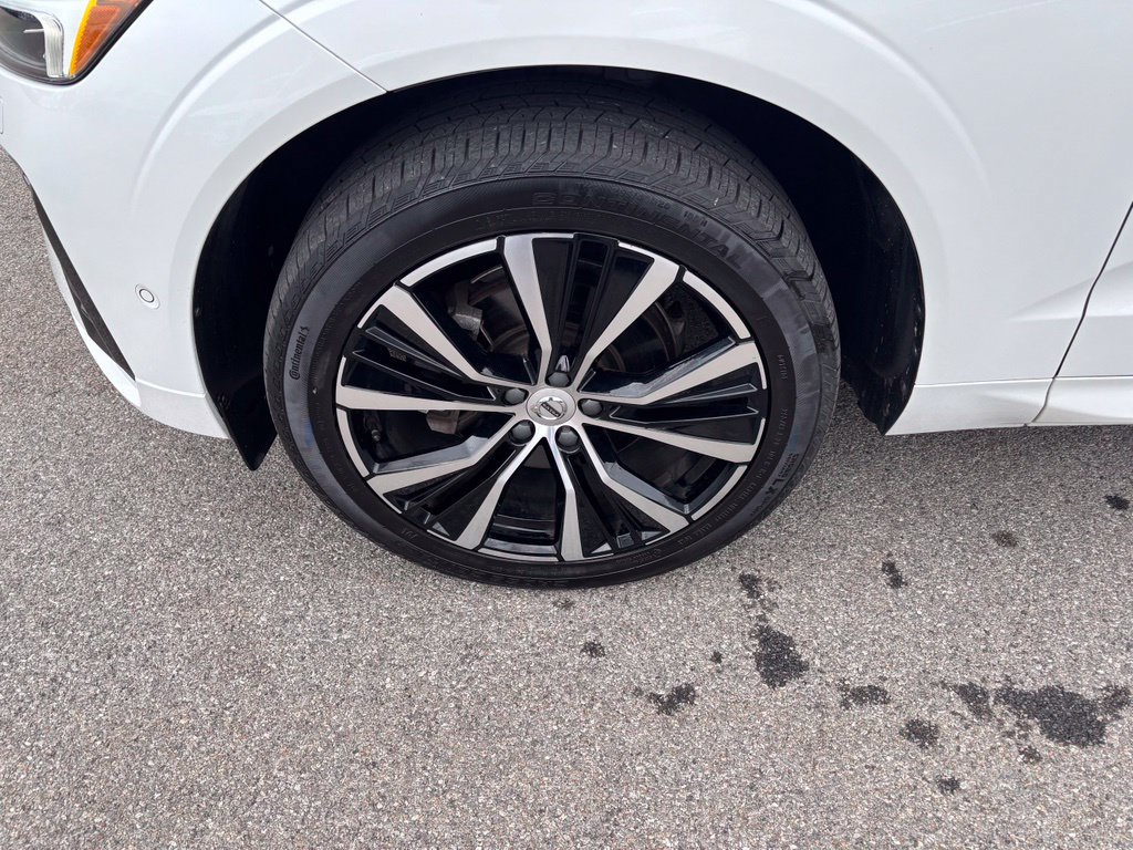 Certified 2024 Volvo XC60 B5 Plus w/ Climate Package AWD/4WD image 30