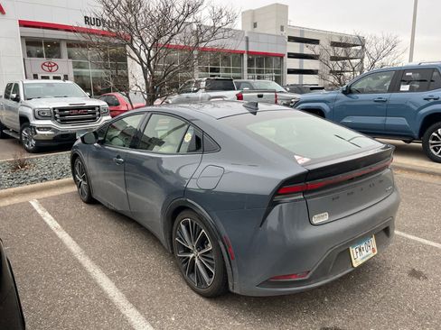 Used 2023 Toyota Prius XLE image 3