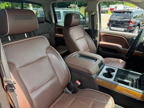 Used 2015 Chevrolet Silverado 1500 High Country w/ High Country Premium Package image 56