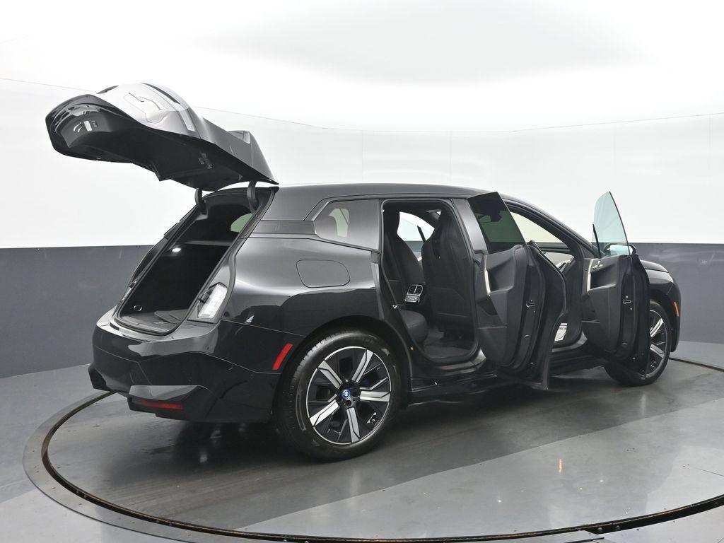 Used 2024 BMW iX xDrive50 w/ Premium Package AWD/4WD image 36