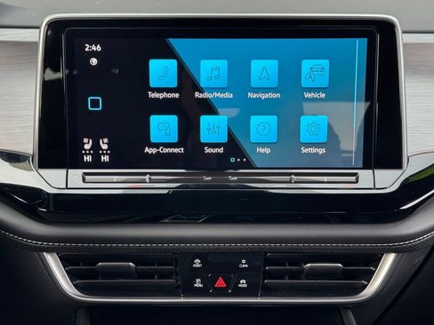 Used 2024 Volkswagen Atlas Cross Sport SE image 28