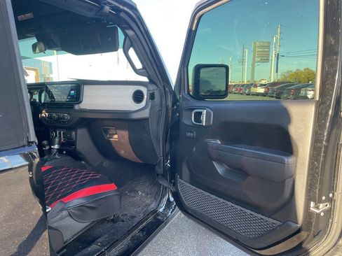 Used 2024 Jeep Wrangler Sport S image 34