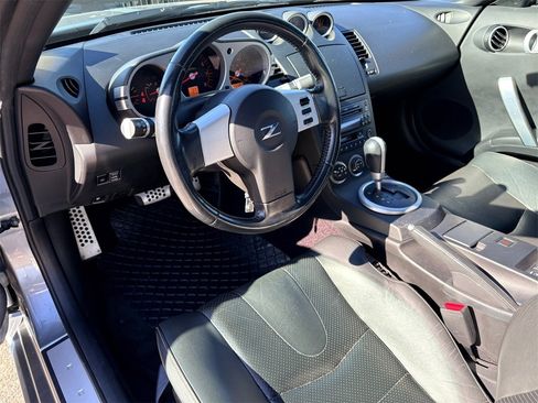 Used 2004 Nissan 350Z Touring image 10
