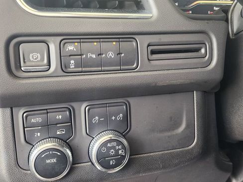 Used 2023 GMC Yukon SLT AWD/4WD image 28