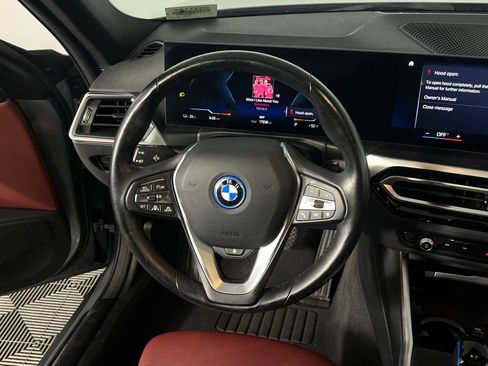 Used 2023 BMW i4 eDrive35 image 15